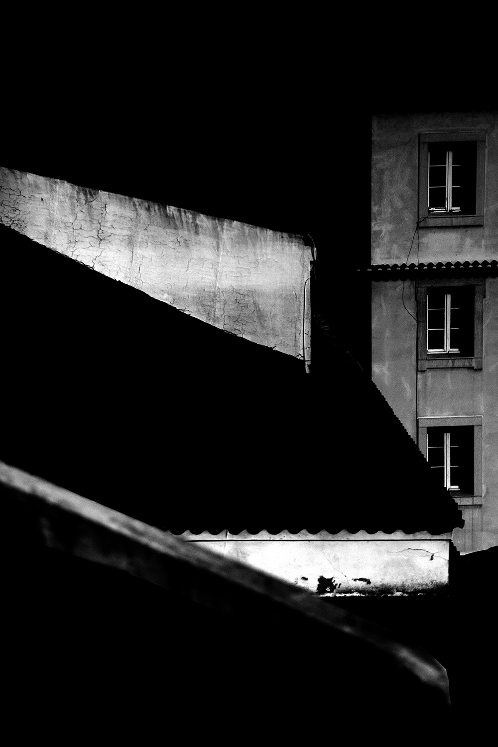 noir brut architecture